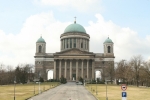 Esztergom, Szent Adalbert Fszkesegyhz (Esztegomi bazilika) kupola krljrhoz vezet lepcsk